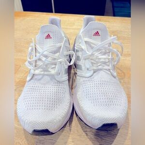 Adidas women's Ultra Boost 20 PRIMEBLUE series in size 9 1/2 worn for casual use